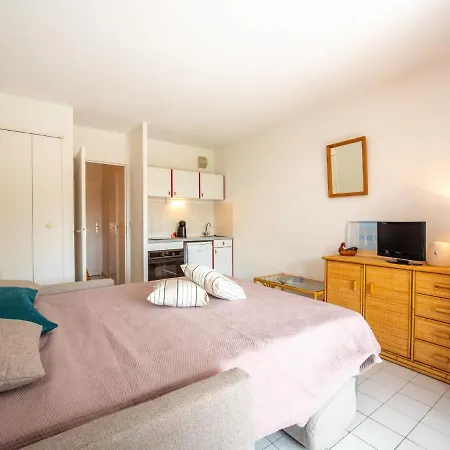 Apartment Le Hameau Du Soleil-4 By Interhome Cavalaire-sur-Mer
