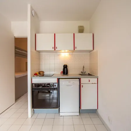 Apartment Le Hameau Du Soleil-4 By Interhome